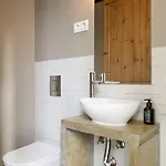 Homes Modern Cozy Townhouse With 2 Bedrooms And Patio In The Old Town 度假居 波尔蒂芒