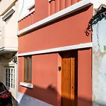 Homes Modern Cozy Townhouse With 2 Bedrooms And Patio In The Old Town 波尔蒂芒