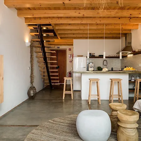 Homes Modern Cozy Townhouse With 2 Bedrooms And Patio In The Old Town * ポルティマン