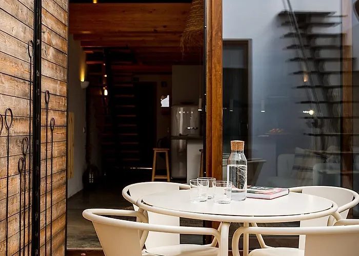 Homes Modern Cozy Townhouse With 2 Bedrooms And Patio In The Old Town *