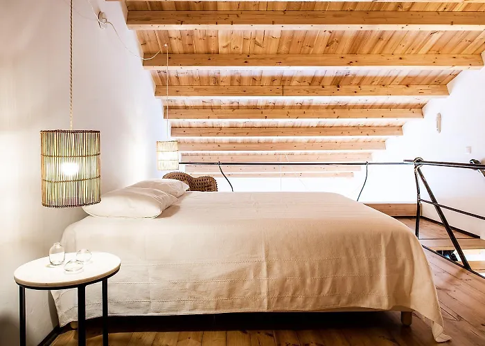 Homes Modern Cozy Townhouse With 2 Bedrooms And Patio In The Old Town בית נופש