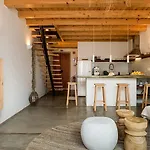 Homes Modern Cozy Townhouse With 2 Bedrooms And Patio In The Old Town * Портиман