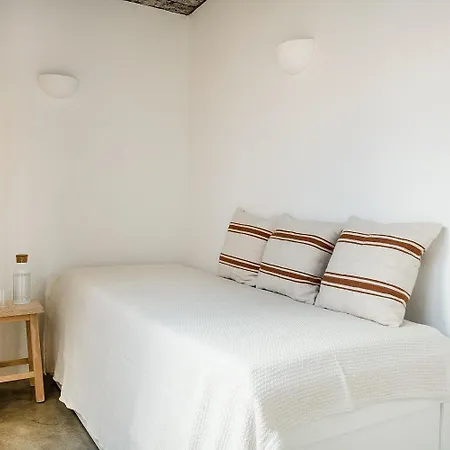 Nyaraló Homes Modern Cozy Townhouse With 2 Bedrooms And Patio In The Old Town Portimão