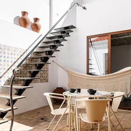度假居 Homes Modern Cozy Townhouse With 2 Bedrooms And Patio In The Old Town 波尔蒂芒