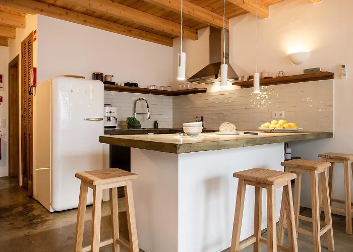 Homes Modern Cozy Townhouse With 2 Bedrooms And Patio In The Old Town * 波尔蒂芒