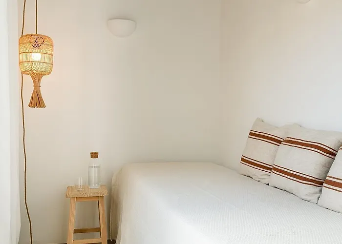 Homes Modern Cozy Townhouse With 2 Bedrooms And Patio In The Old Town 波尔蒂芒