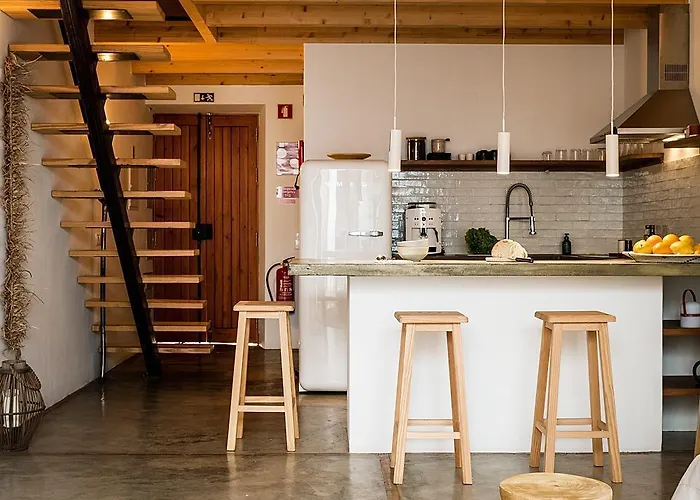 Homes Modern Cozy Townhouse With 2 Bedrooms And Patio In The Old Town 波尔蒂芒